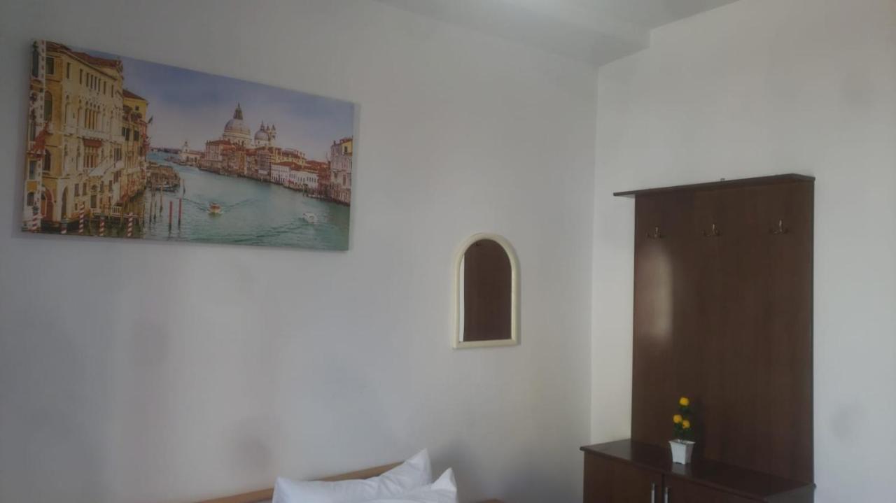 Hostel Split Rock Tiran Dış mekan fotoğraf